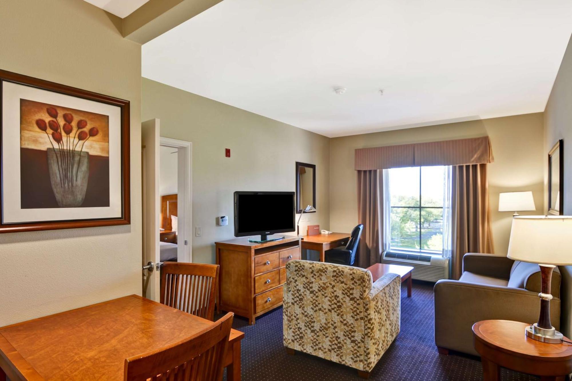 Homewood By Hilton West-energy Corridor 3*